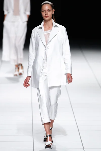 Look 15